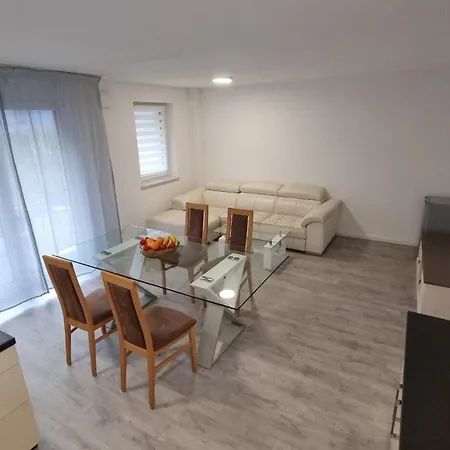 Modern Ausgestattete Neubauwohnung דירה *